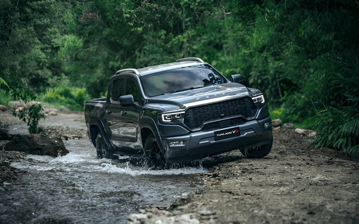 Caminhonete em rodovia (ilustração)